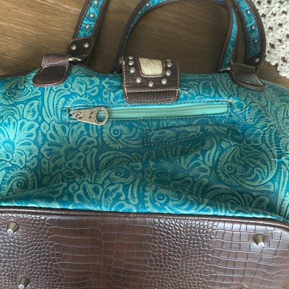 Purse - Picture 2 of 3